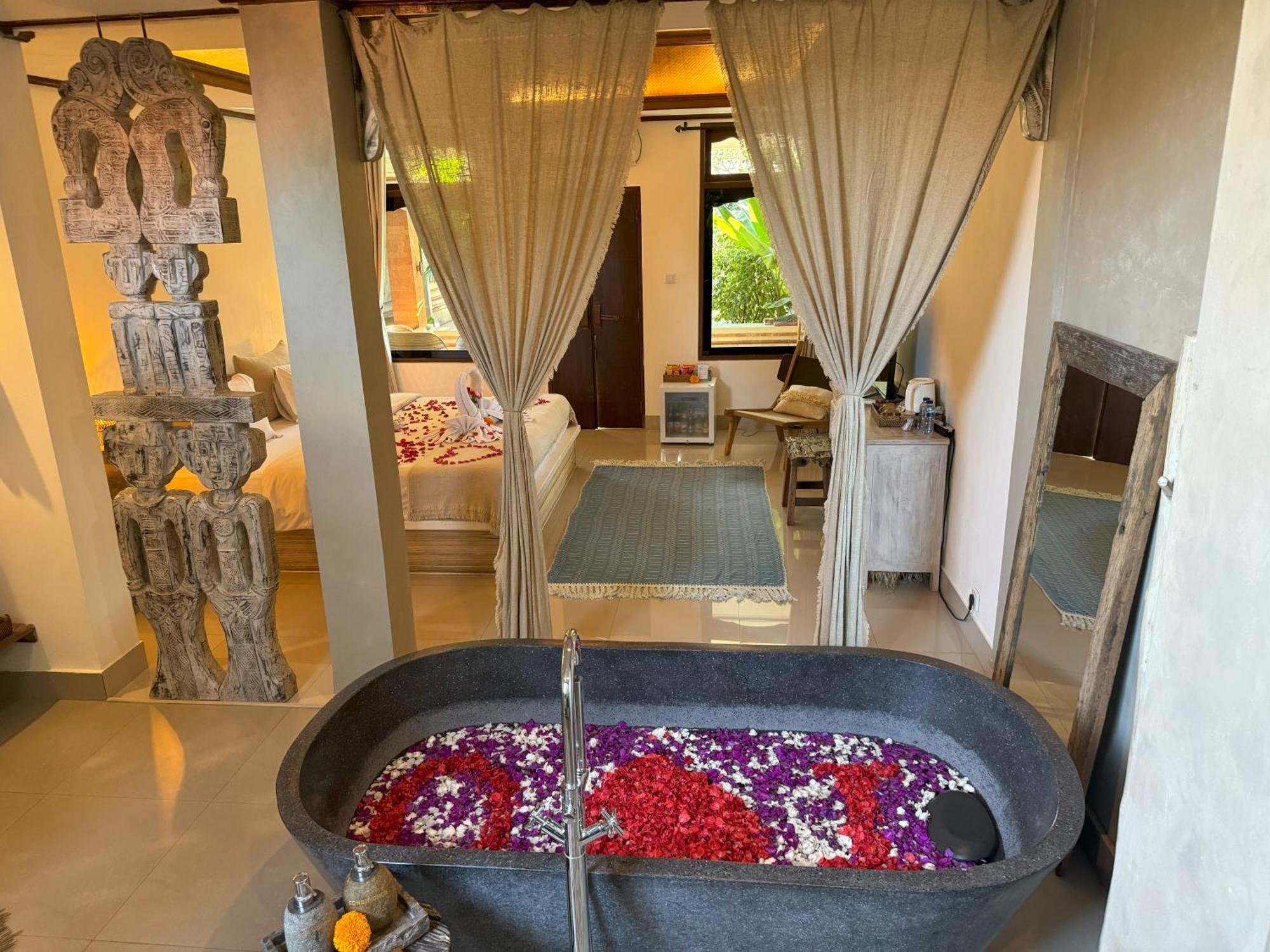 Отель Chakra Living Ubud Экстерьер фото